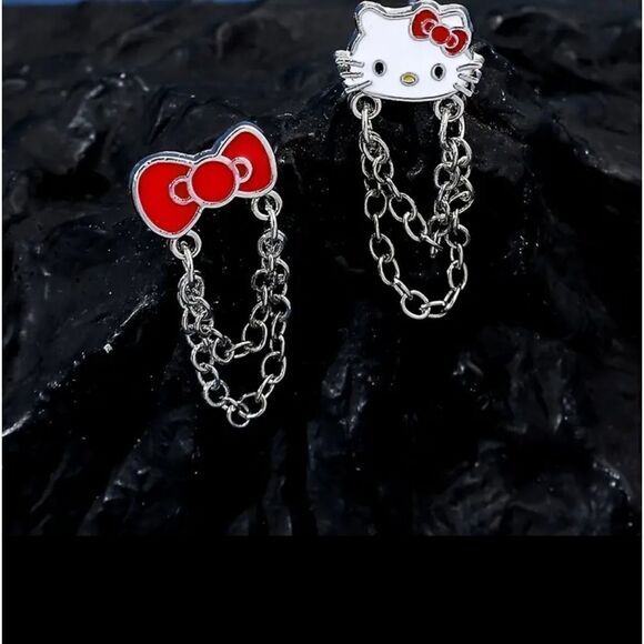 Hello Kitty Dangle Earrings - Picture 2 of 5